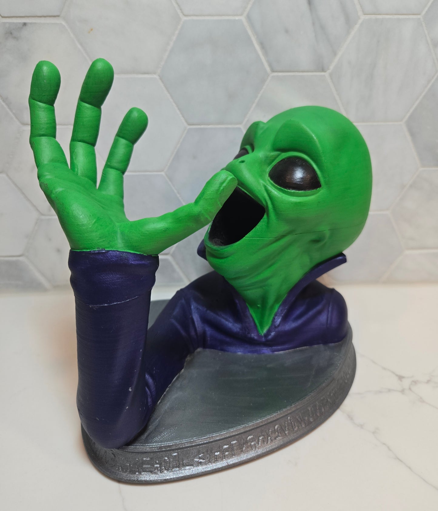 Intergalactic Sip – Hand-Painted Alien Wine Bottle Holder (750ml Slim Bottles)
